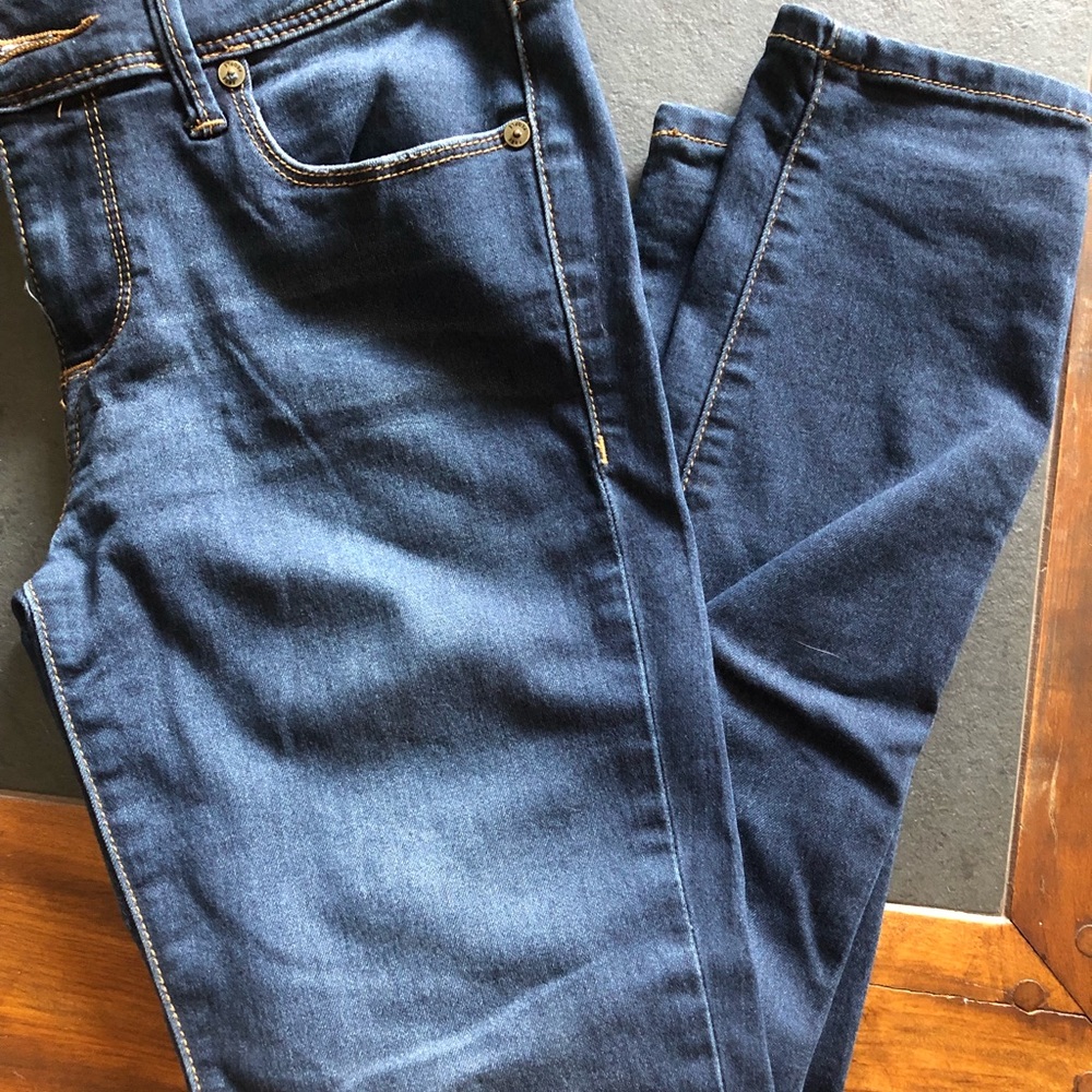 Free People blue stretchy skinny jeans, size 26